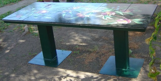 Ceramic Lava Fish Table